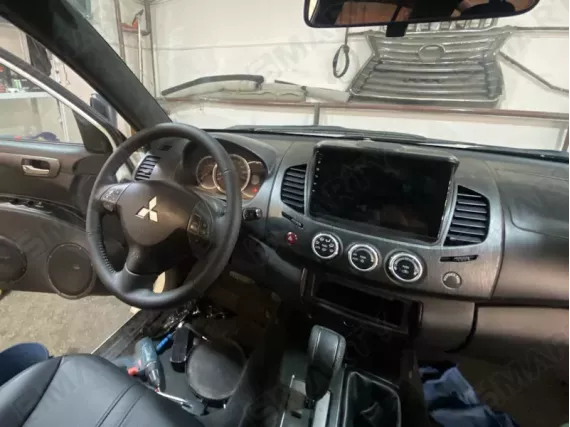 Mitsubishi L200 (2006-2015) Android Autoradio Apple CarPlay