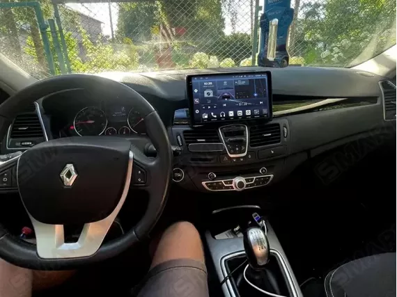 Renault Latitude (2010-2015) installed Android Car Radio