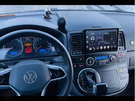 VW T5 Multivan, Caravelle,  Transporter (2003-2015) installed Android Car Radio