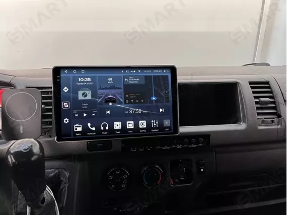 Toyota Hiace (2004-2021) installed Android Car Radio