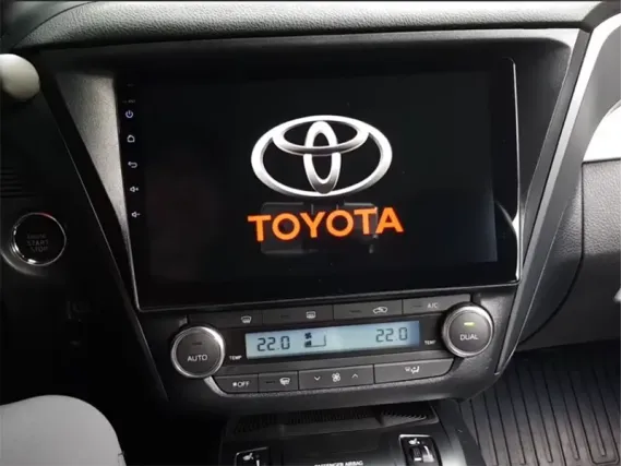 SMARTY Trend Android head unit installed in Toyota Avensis T270 FL2