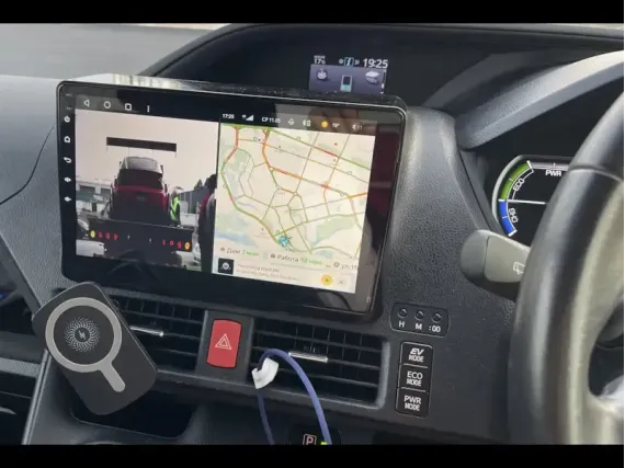 Toyota Noah/Voxy/Esquire R80 (2014+) Android car radio Apple CarPlay