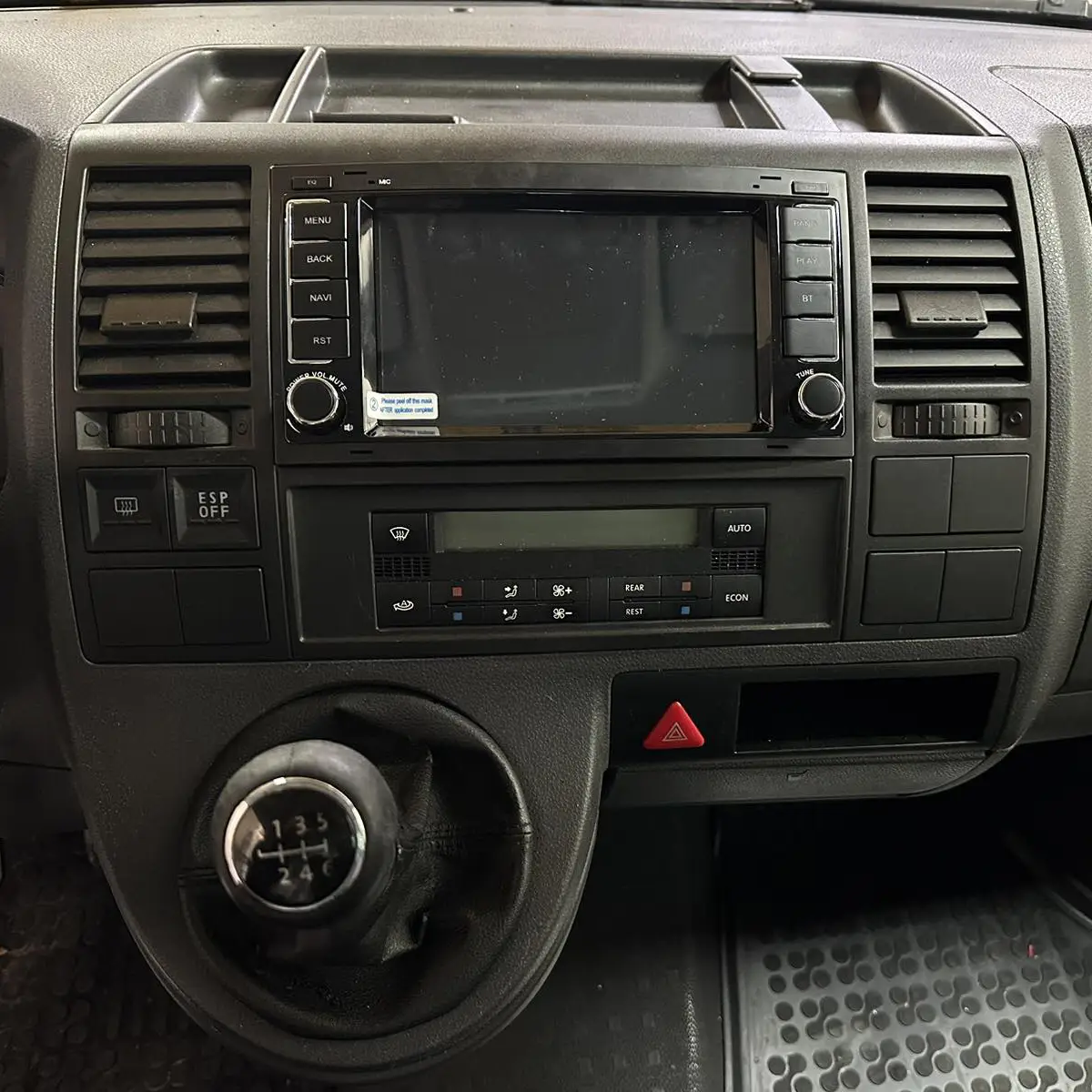 Volkswagen Caravelle 2007 Android head unit installation 