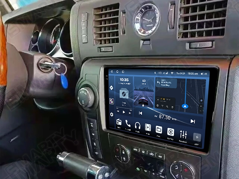Hummer H2 (2003-2008) installed Android head unit