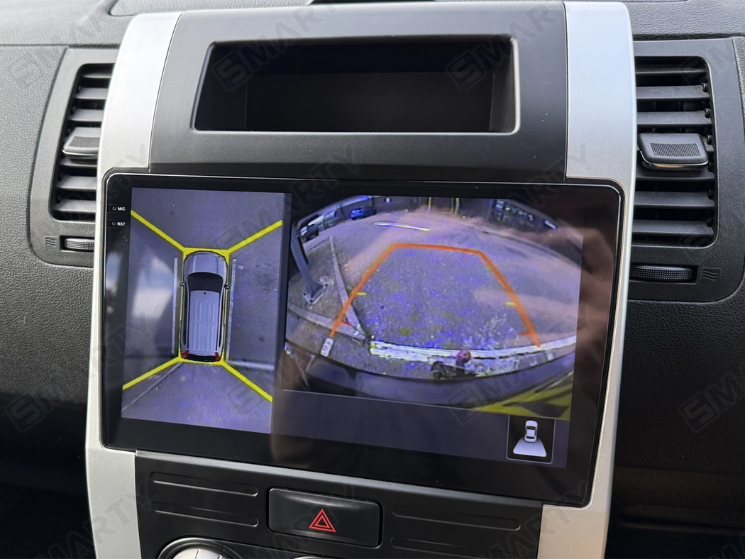 Android car radio installed in the Nissan X-Trail T31 (2007-2014)